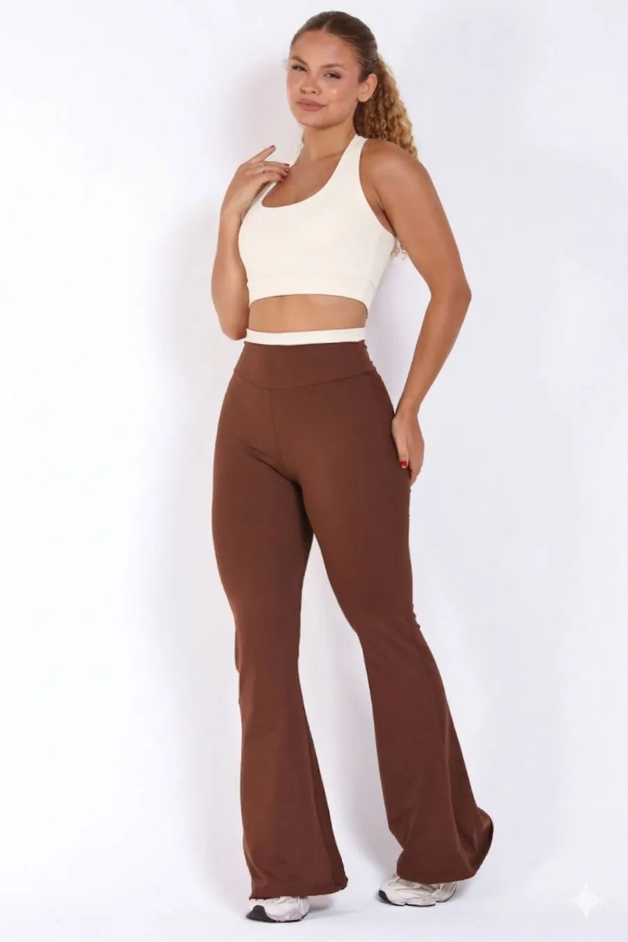 Conjunto Poliamida Calça Flare com Frente Única Bicolor Off, vista frontal