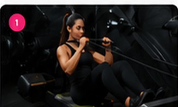 Treino funcional com roupa fitness