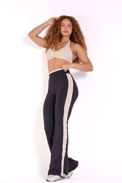 Conjunto calça flare preta com frente única bicolor off-white — pronto para ficha de produto no padrão de fotos da Shein